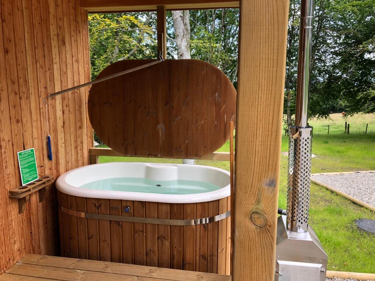Breckland Lodge 2 With Hot Tub Belladrum Exterior foto